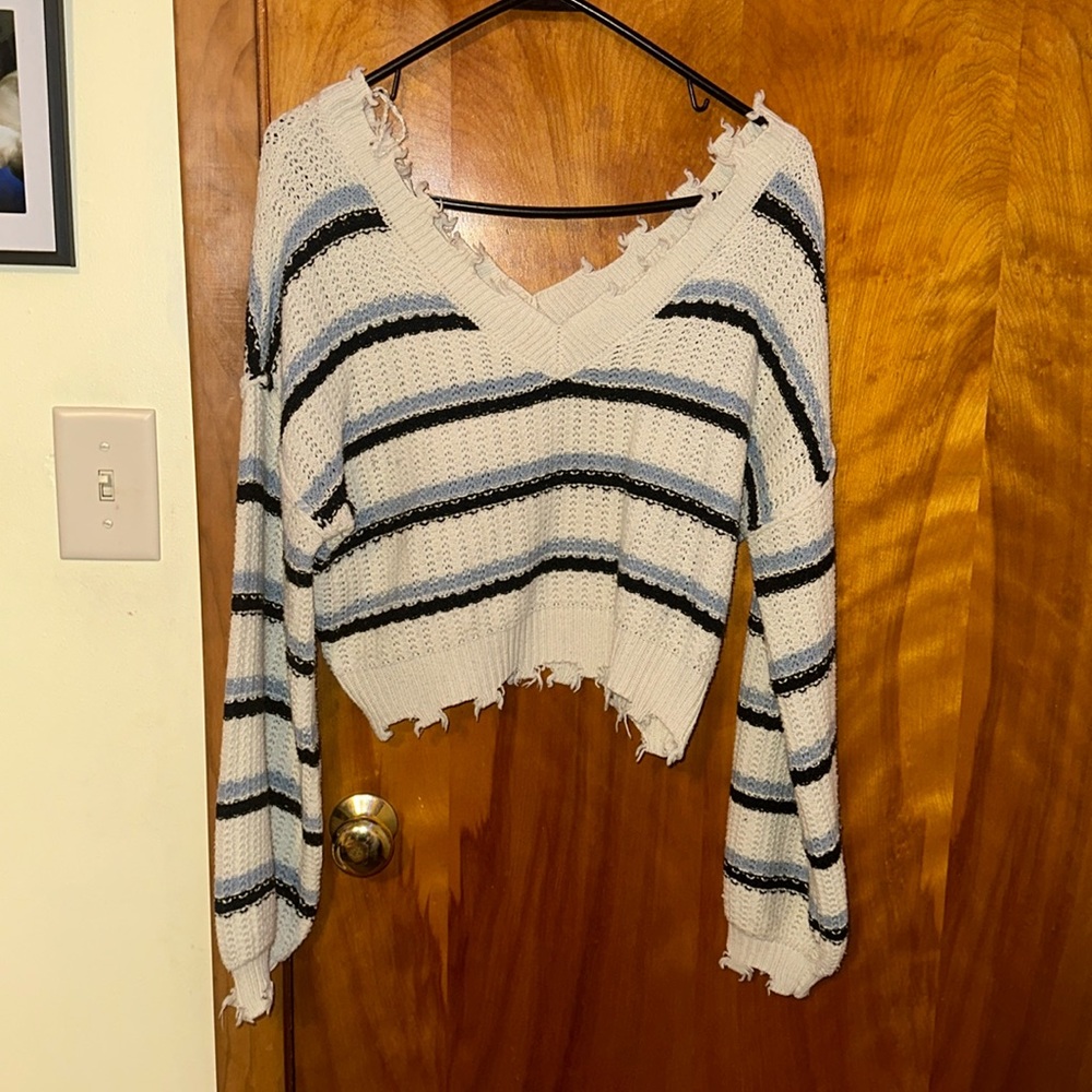 im selling this shirt because I just dont get use out of it.